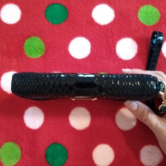 ⭐Sale⭐  PRICE FIRM!!!!  Michael Kors Wristlet - Picture 3 of 7